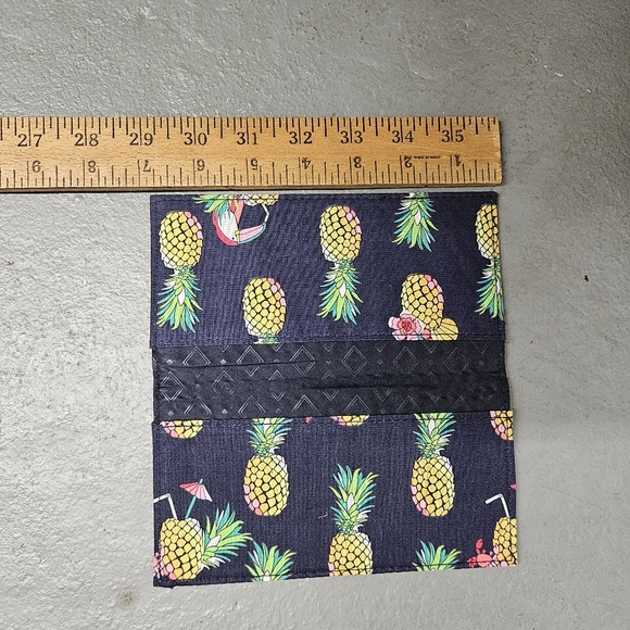 Vera Bradley Checkbook Cover Toucan Party - Picture 8 of 8